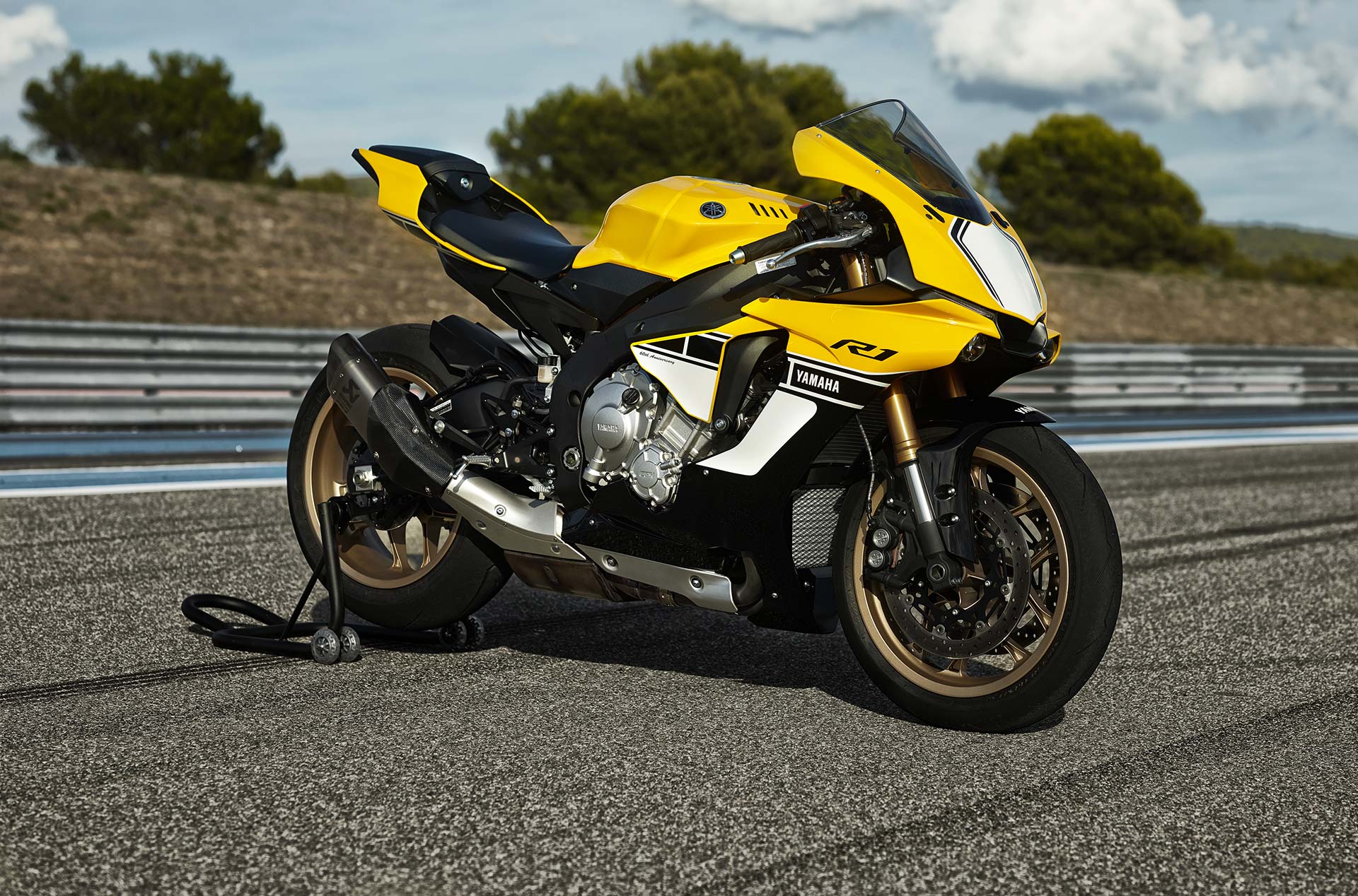YamahaR12016-002