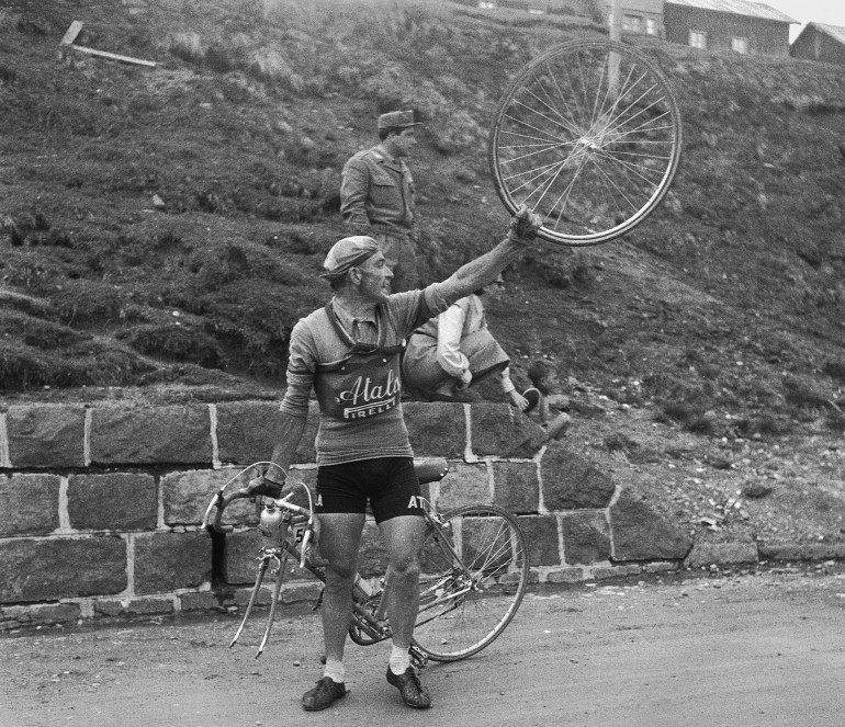 Ciclista al Giro d'Italia - 1954