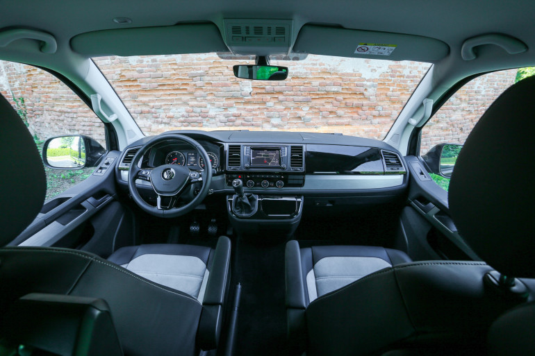 Volkswagen Multivan-9