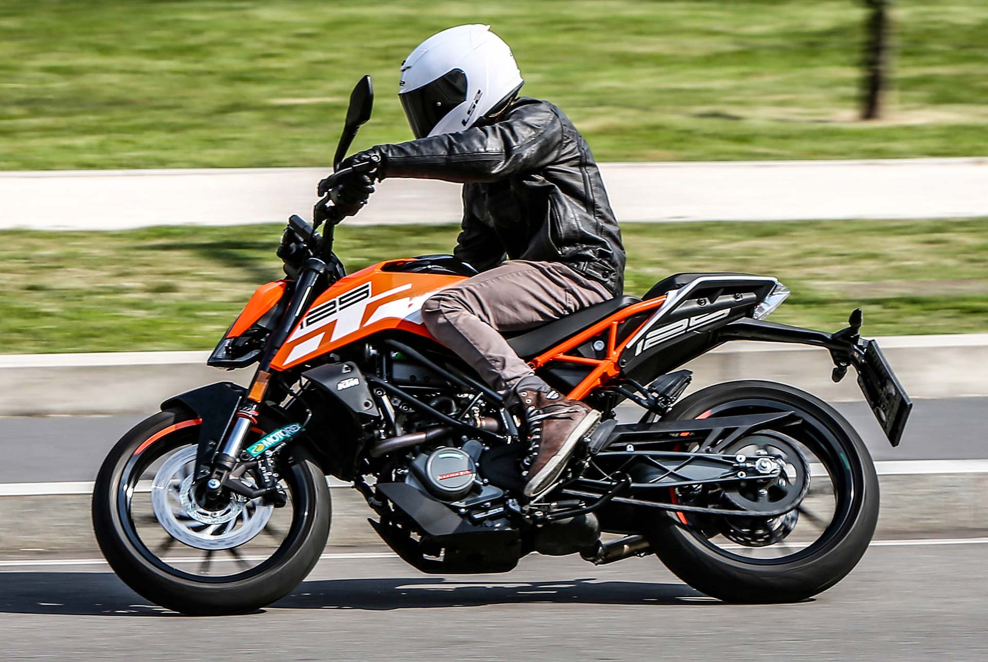 Prova KTM 125 Duke 2017 RED Live