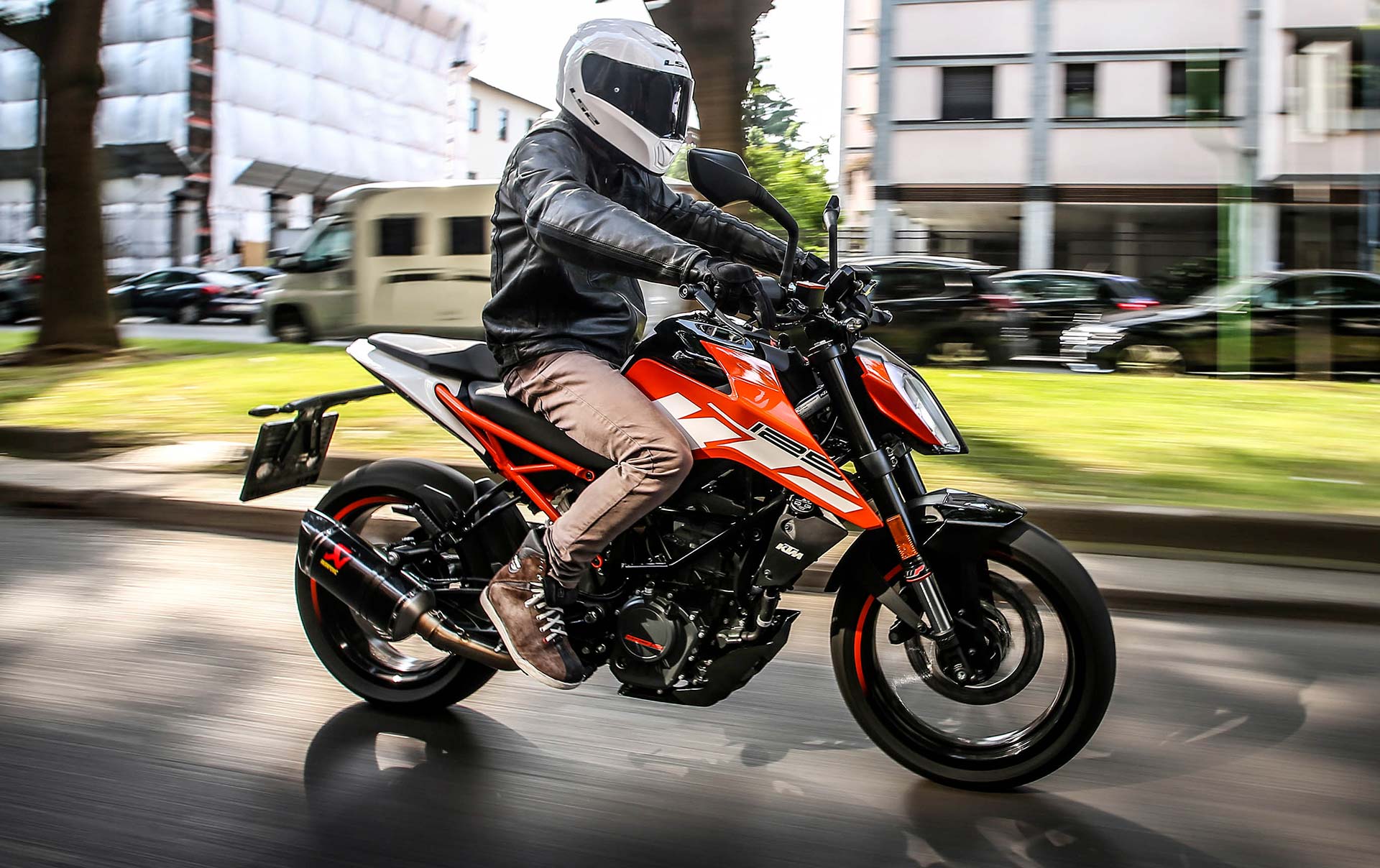 Prova KTM 125 Duke 2017 RED Live