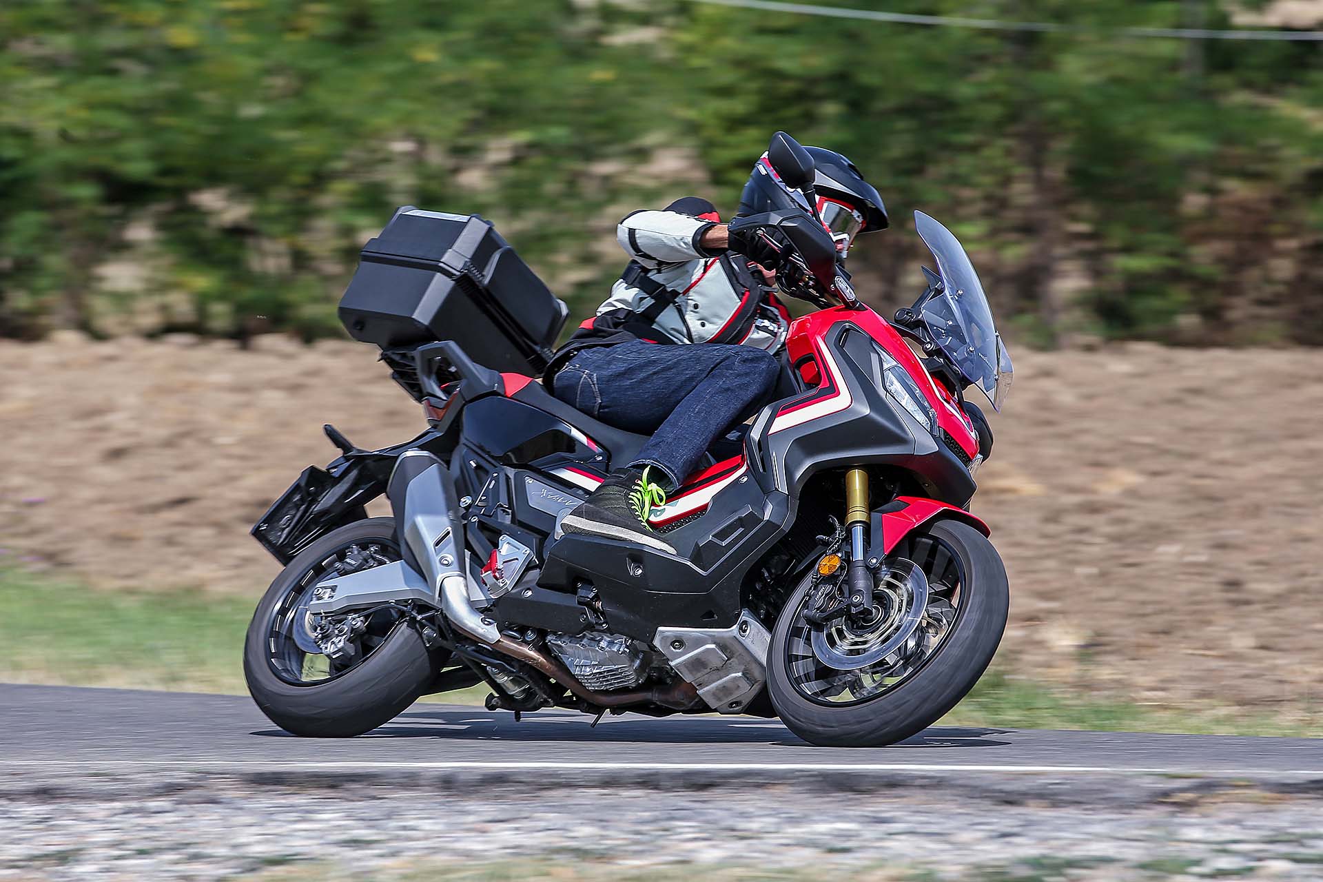 Honda X-ADV - RED Live