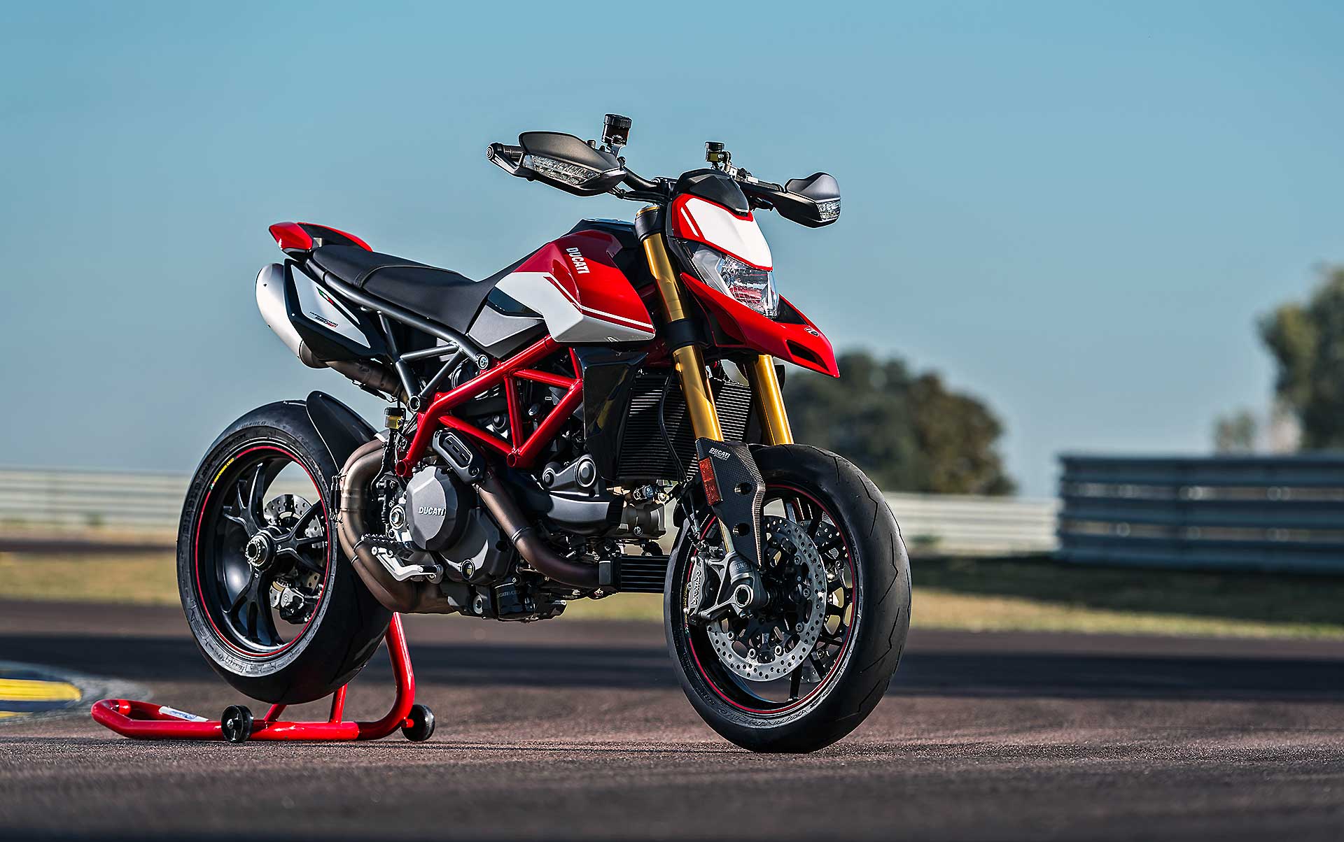 Ducati Hypermotard 950 - RED Live